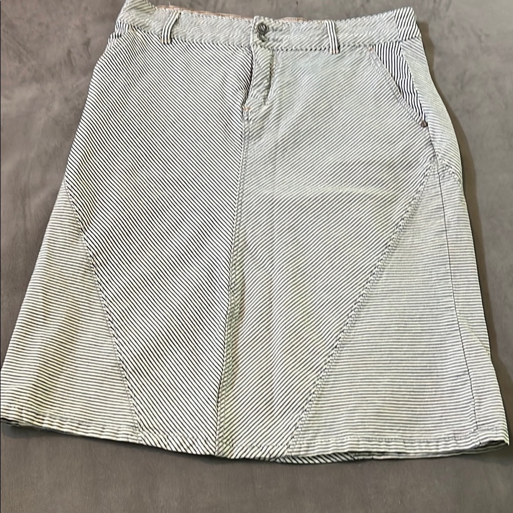 Pilcro Black and White A-Line Skirt